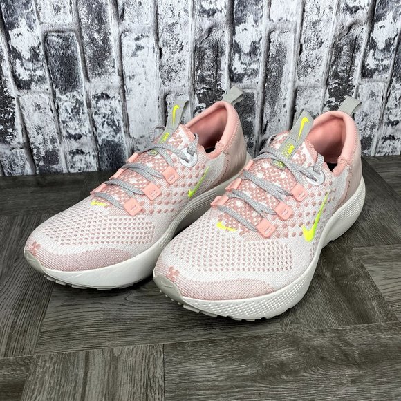 Nike React Escape DC4269-101 Women size 11 - Picture 3 of 9